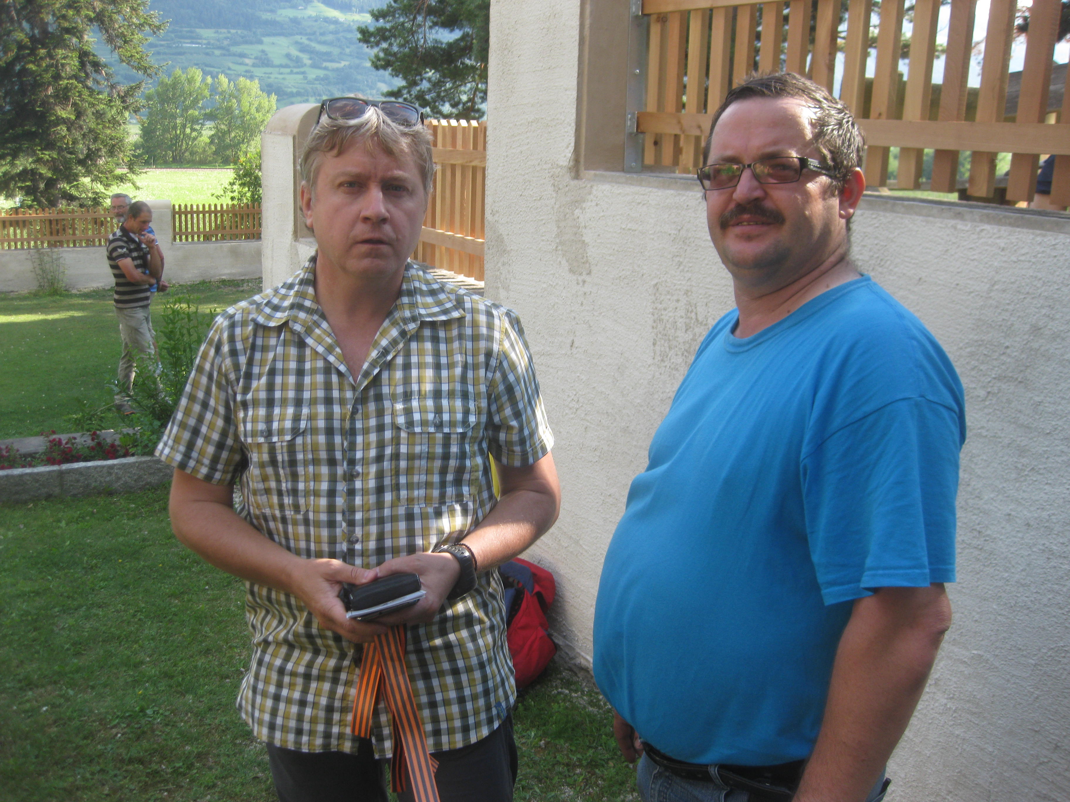 links im Bild: Direktor russischer Verein in Meran
rechts im Bild: Schützenhauptmann Tschenett Adalbert